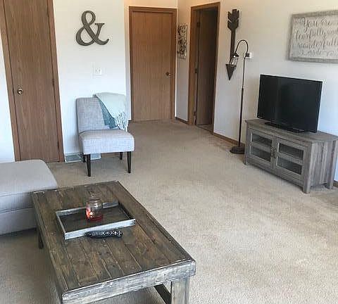 Livingroom Cont.