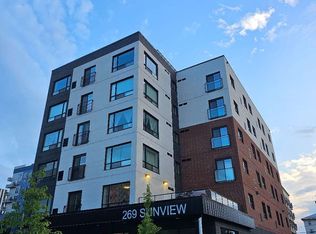 269 Sunview St #307, Waterloo, ON N2L 3V8