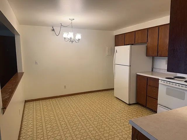418 Beloit St #5 — Photo 19