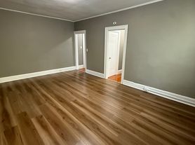 285 Edgewood Ave