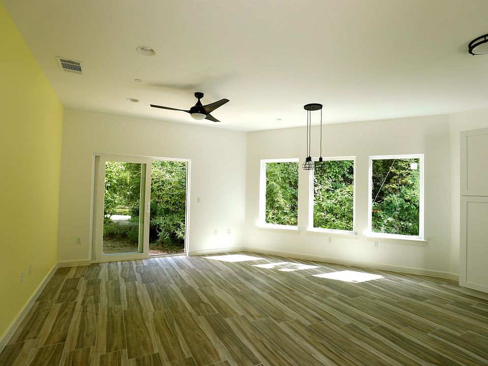 1st image of 3466 Willowrun Dr #5
