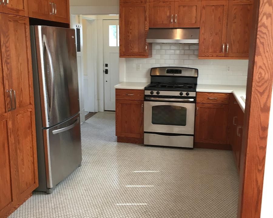 2nd image of 3201 California St