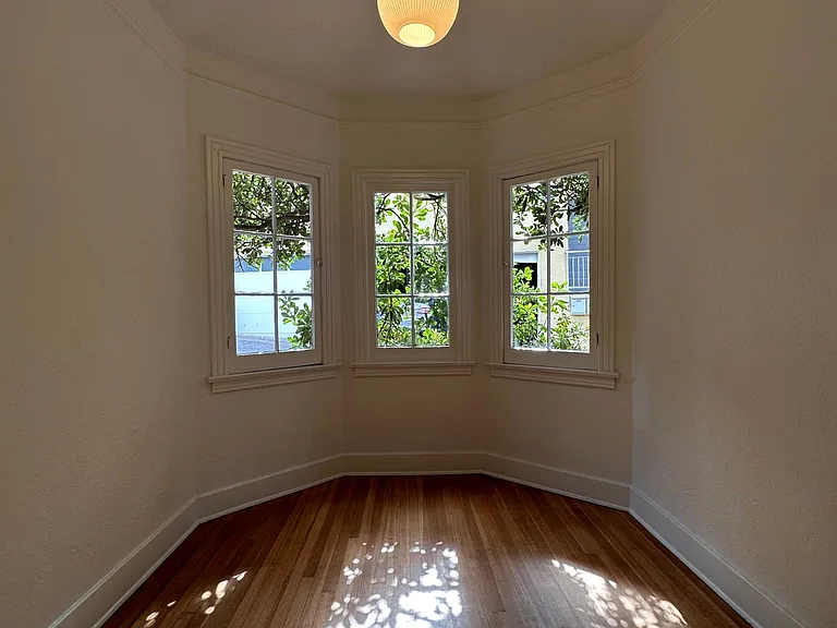 2074 Paramount Dr — Photo 23