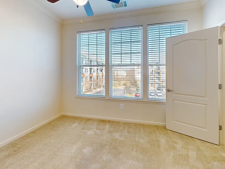 Signal Hill Apartment Homes — Photo 99