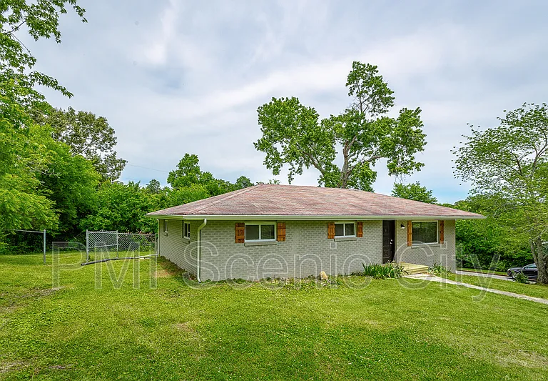 1375 Orbit Dr — Photo 7