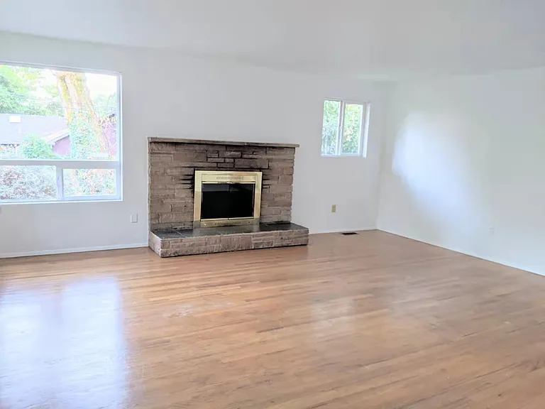 3555 NE 95th St — Photo 7