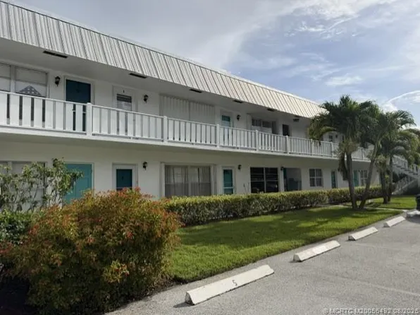 2929 SE Ocean Blvd, Stuart, FL