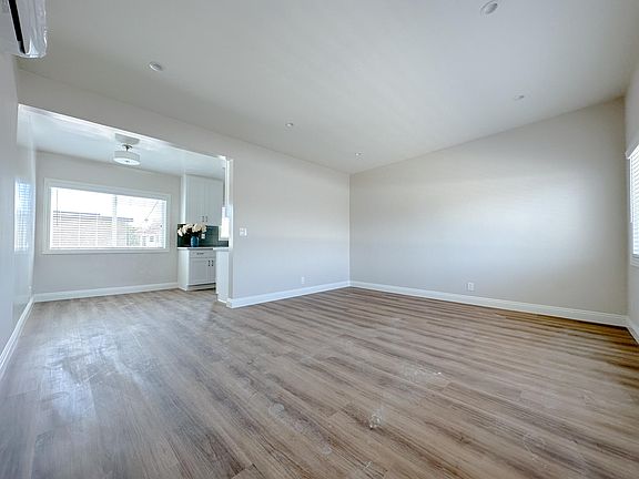 3rd image of 619 S Chapel Ave #U