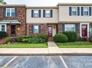 2705 N Center St APT 46, Hickory, NC 28601