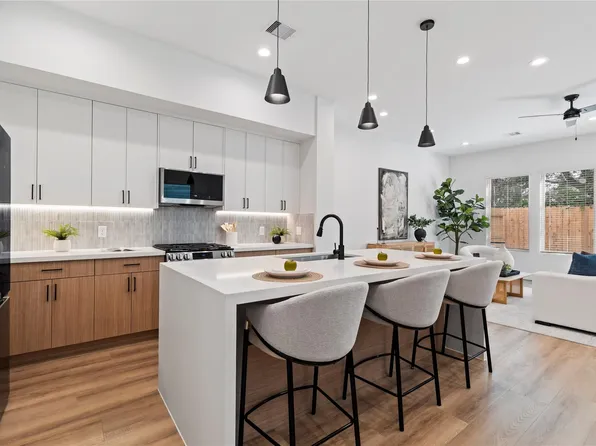 2706 Fox St, Houston, TX 77003