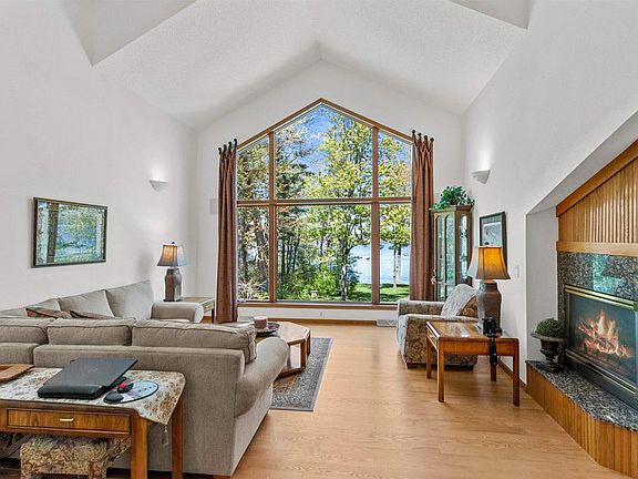 3rd image of 1388 CHIPPEWA TRAIL