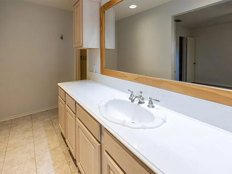1512 Jabbet Dr — Photo 10