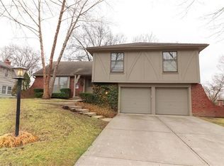 6913 N Dawn Ln, Kansas City, MO 64151