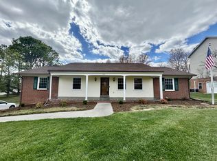 318 Stonebridge Dr, Vinton, VA 24179
