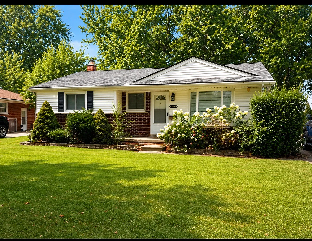 3 bed, 1029 sqft, $1,700 — Photo 1