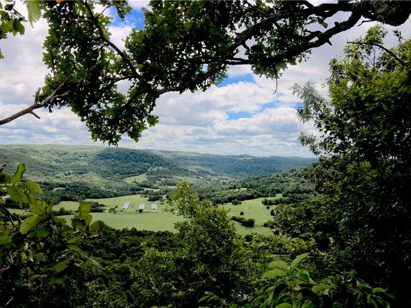 938 Cr, Green Forest, AR 72638