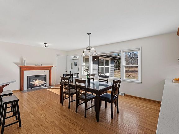 5th image of 9032 North Regent ROAD