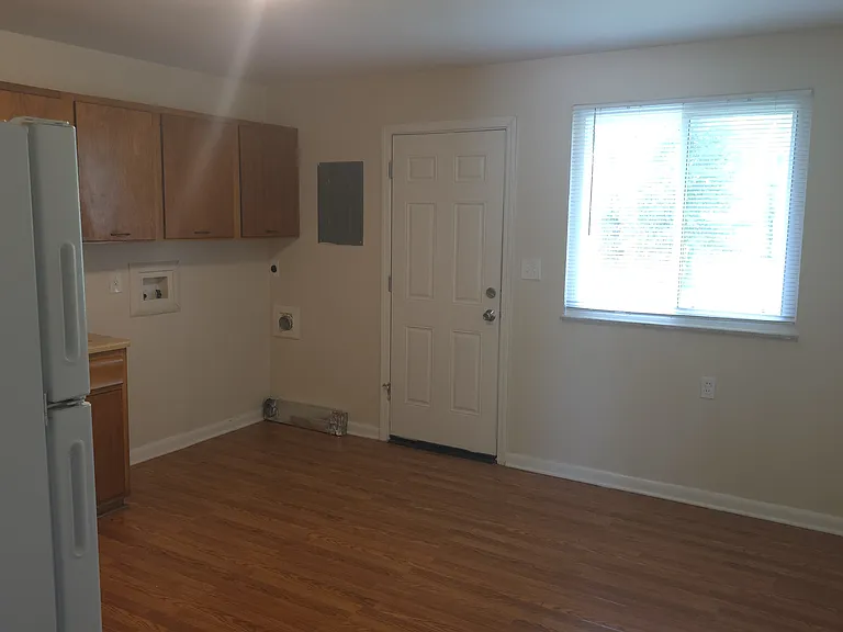 117 Elmwood Dr — Photo 6