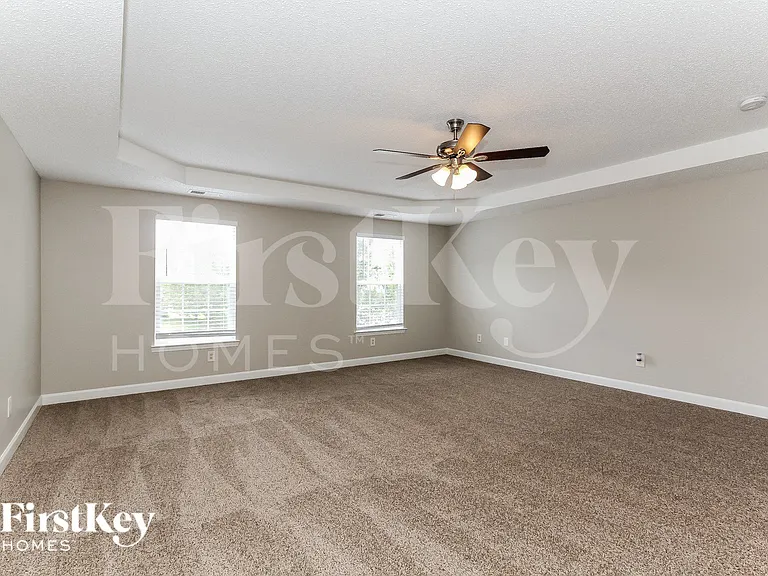 2217 Thorncrest Dr — Photo 8