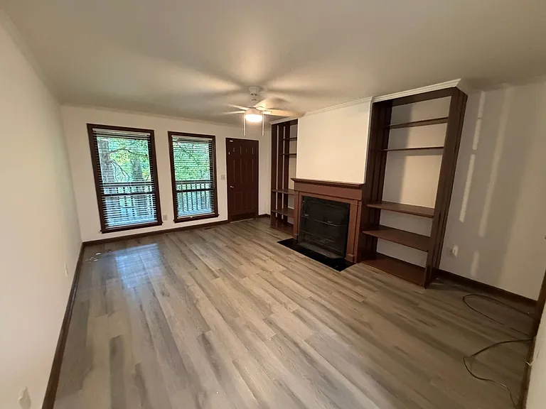 1702 Pine Tree Dr — Photo 4