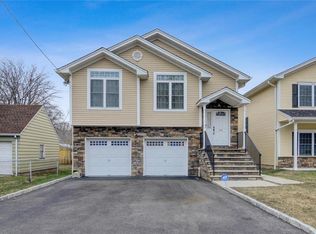 818 Hussa St, Linden, NJ 07036