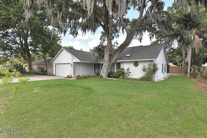 1st image of 2213 Pine Tree Dr