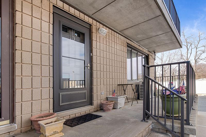 1st image of 49 Hylan Blvd APT 1D