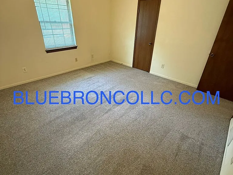 111 SW Oxford Pl — Photo 10