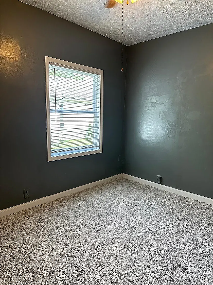 2 bed, 1040 sqft, $950 — Photo 3