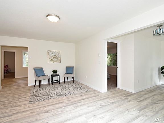 5th image of 3353 Northlake Way NW