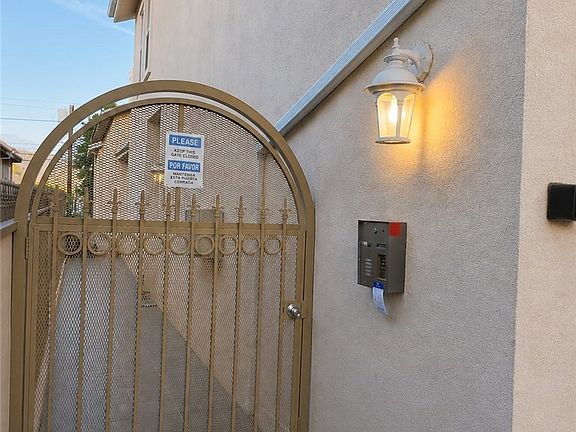 3rd image of 2318 N Fairview St Unit 101