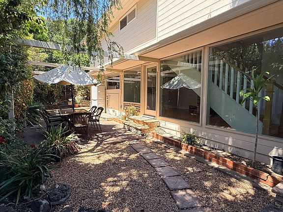 5th image of 2122 Lyon Ave