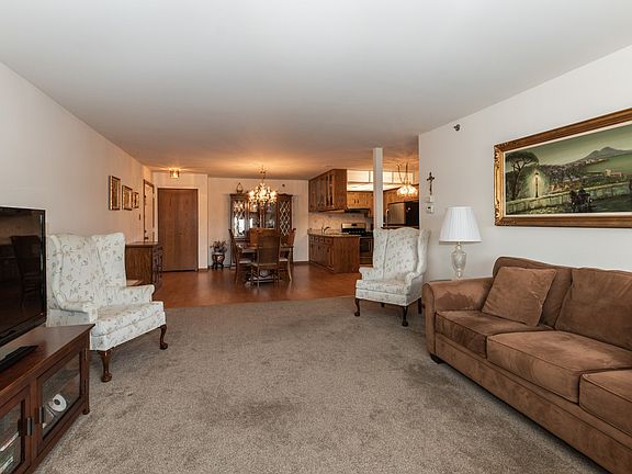 2nd image of 10320 S Central Ave #302