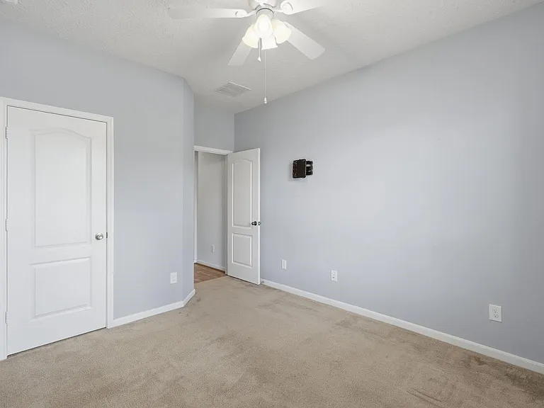 1140 Clonmore Ct — Photo 32