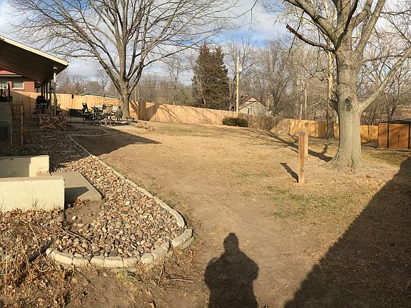 Huge Back Yard, Priv/Fence