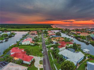 1006 Sonata Ln, Apollo Beach, FL 33572