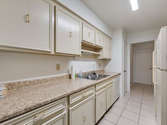 4th image of 1508 Britainway Ln