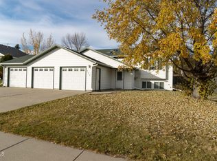 724 E Calgary Ave, Bismarck, ND 58503