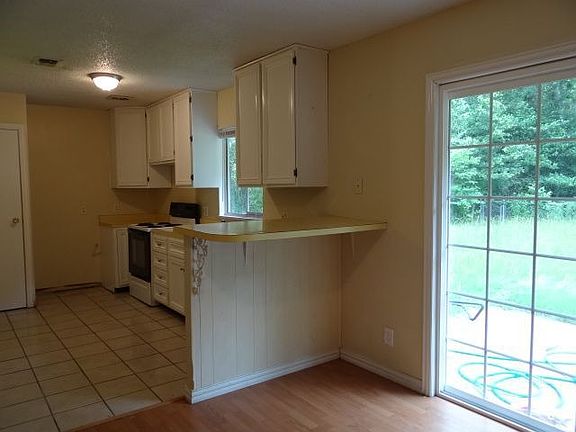 4th image of 816 Pinkerton Dr