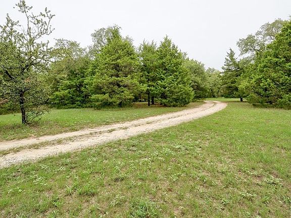 3rd image of 246 Woodlands Dr