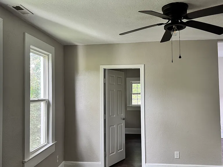 1207 Ohio St #B — Photo 10