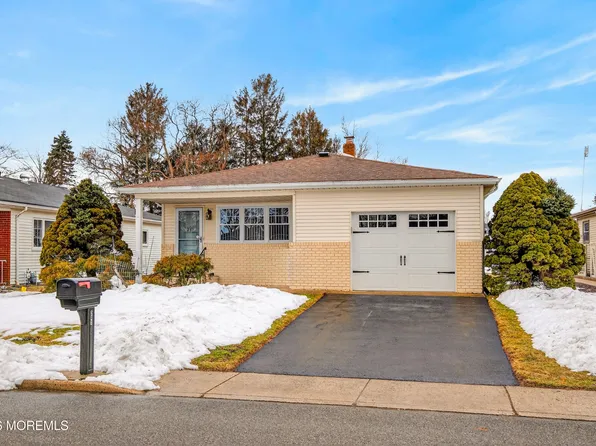 241 Charlotteville Drive N, Toms River, NJ 08757