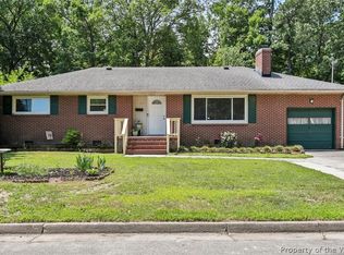 27 Green Ct, Newport News, VA 23601
