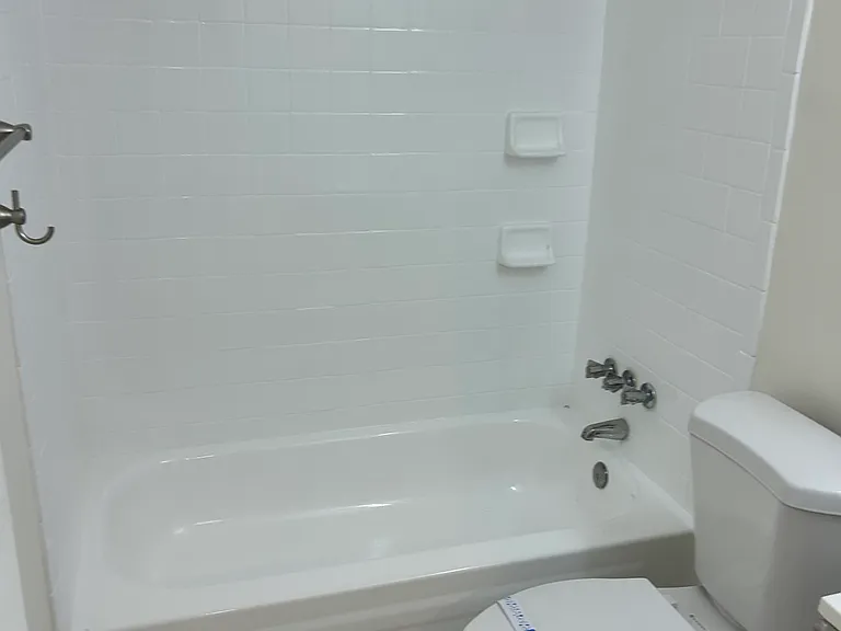 1218 Hickman Rd #2 — Photo 15