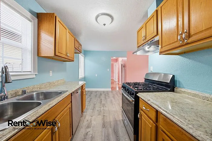 657 Hurlingame Ave — Photo 11