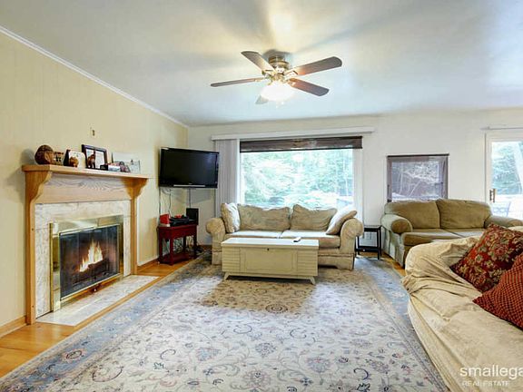 5th image of 1645 Helen Dr