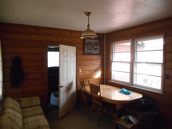 3rd image of 2128 Stevens Ave