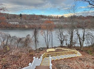 112 River Rd, Shelton, CT 06484