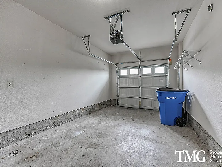 9807 NE 76th Way — Photo 30