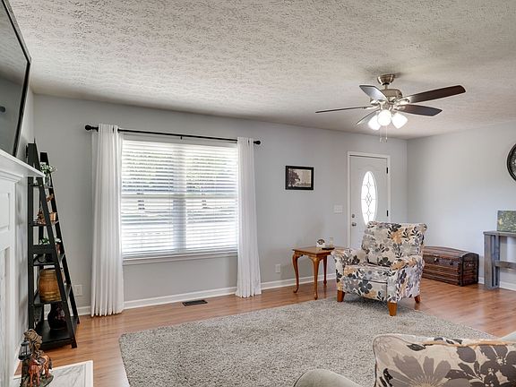 2nd image of 145 S Palmers Chapel Rd